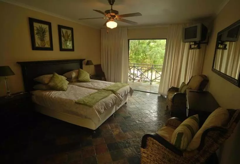 Hotelli Areena Riverside Resort