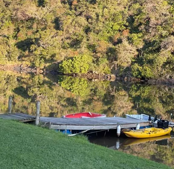 Hotelli Areena Riverside Resort