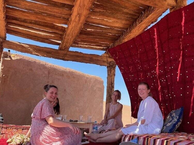 Отель Bivouac Les Nomades