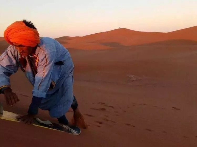 Hotelli Bivouac Les Nomades