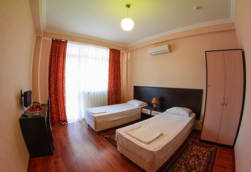 בית מלון כפרי Green Hosta