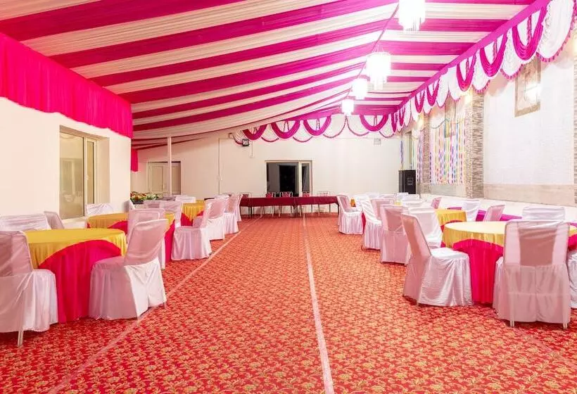 ホテル Kvr Clarks Inn, Kufri