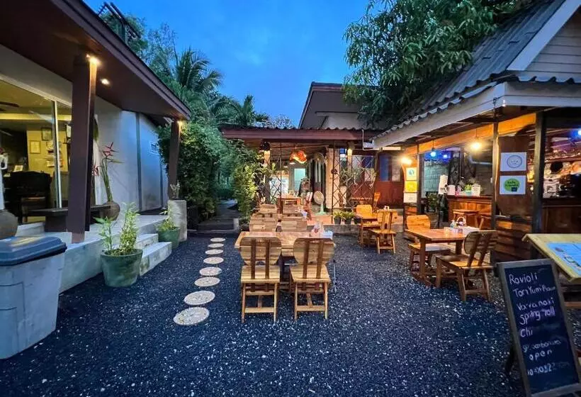 Hotelli Naiyang Boutique Resort