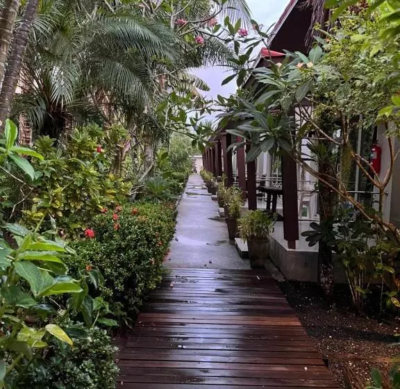 Hotelli Naiyang Boutique Resort