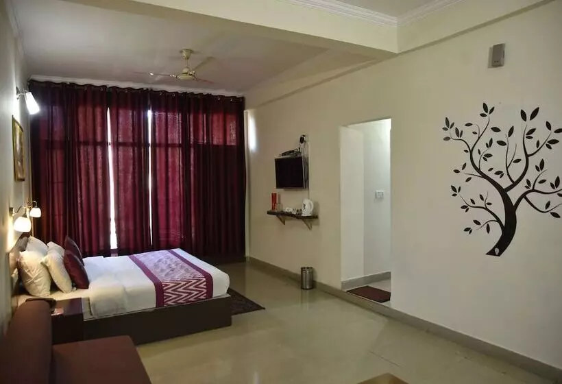 هتل Neovedic Resort By Oyo Rooms