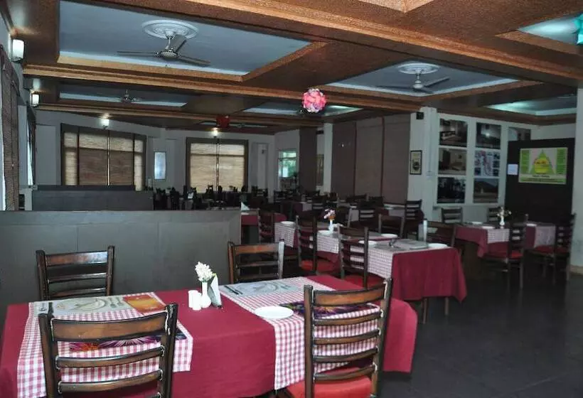 هتل Neovedic Resort By Oyo Rooms