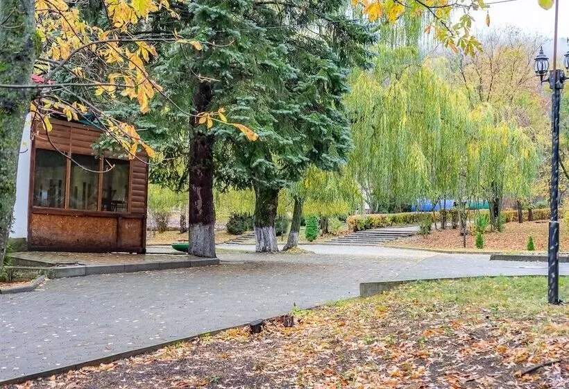 ホテル Sanatoriy Geolog Kazakhstana