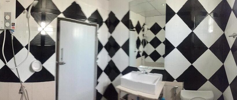 בית מלון כפרי The Room Padangbesar