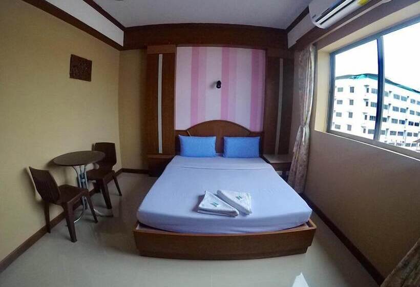 בית מלון כפרי The Room Padangbesar