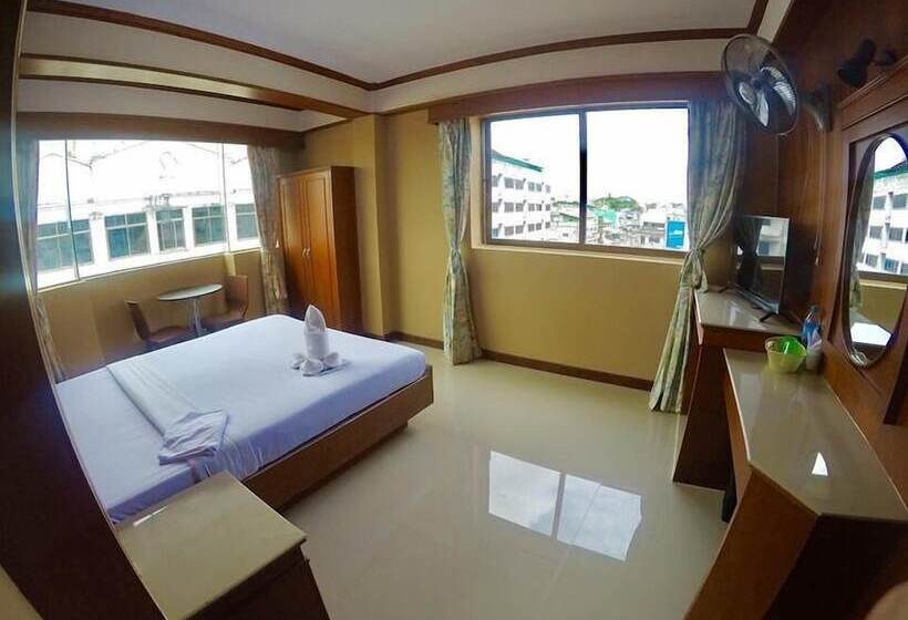 בית מלון כפרי The Room Padangbesar