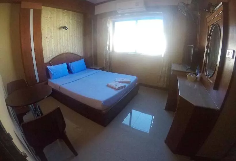 هتل The Room Padangbesar