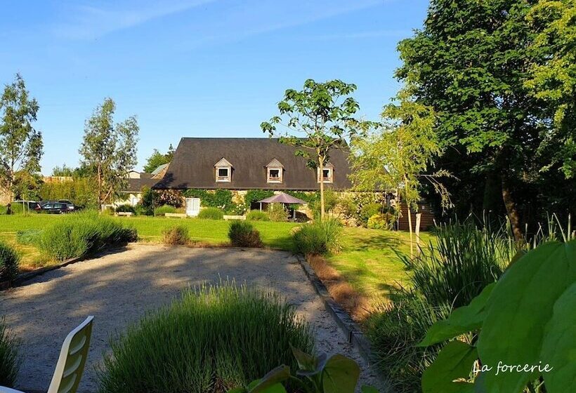 بنسيون La Forcerie De Chatelais