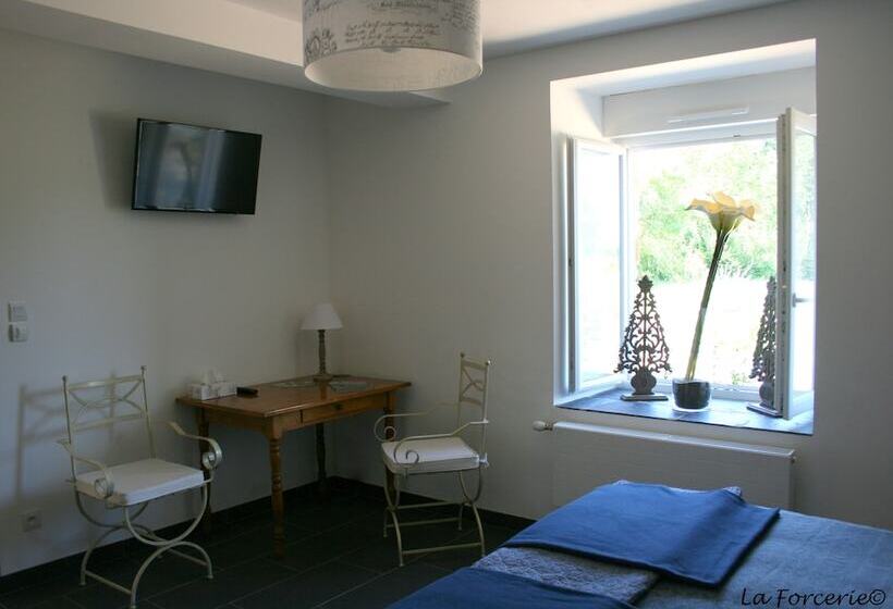 بنسيون La Forcerie De Chatelais