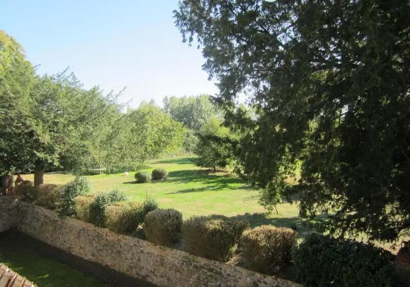 Majatalo Le Manoir  Aux Douves