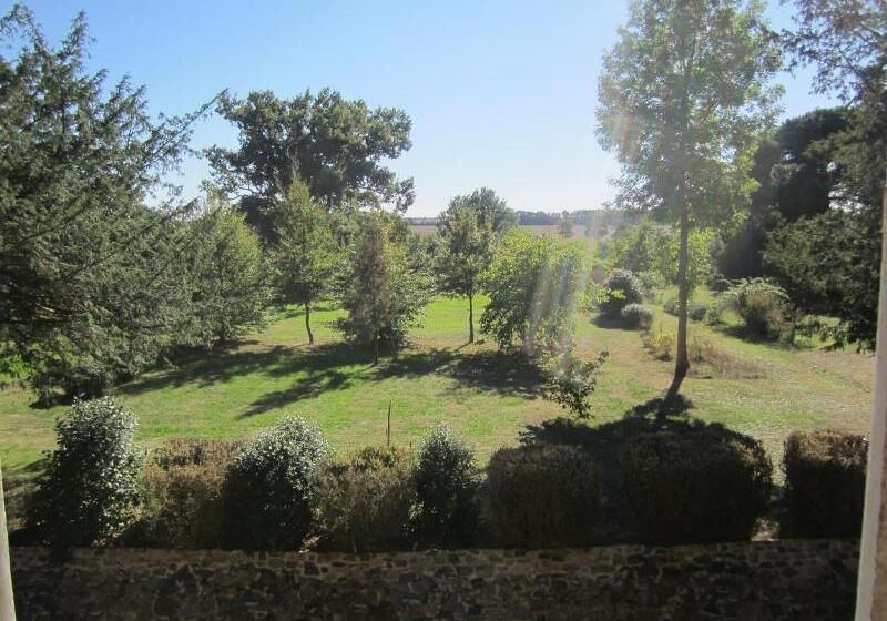 بنسيون Le Manoir  Aux Douves