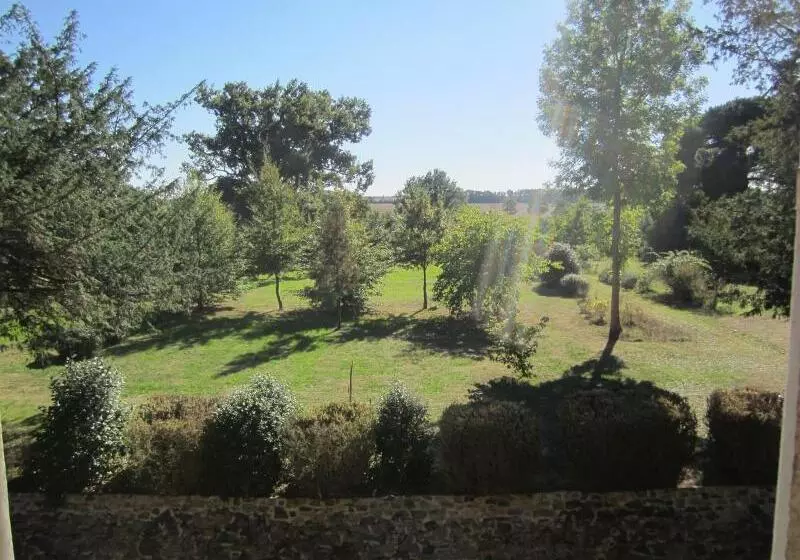 Majatalo Le Manoir  Aux Douves