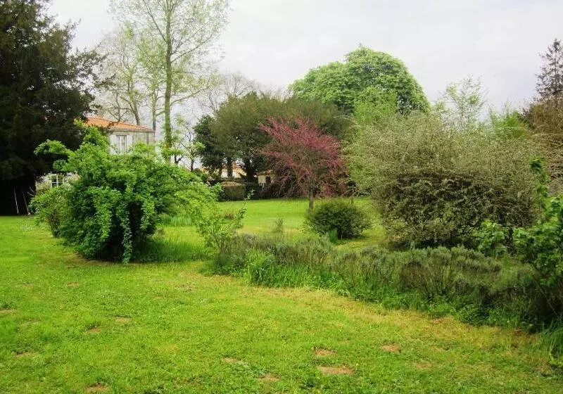 Majatalo Le Manoir  Aux Douves