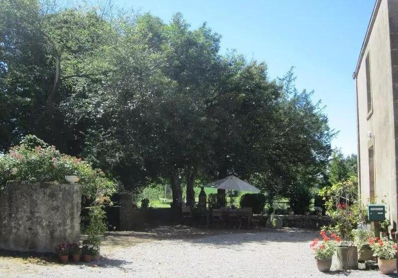 Majatalo Le Manoir  Aux Douves