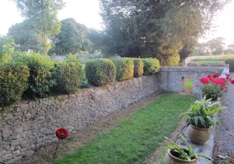 Majatalo Le Manoir  Aux Douves