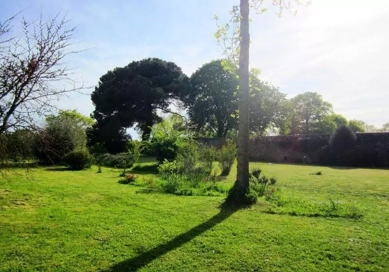 Majatalo Le Manoir  Aux Douves