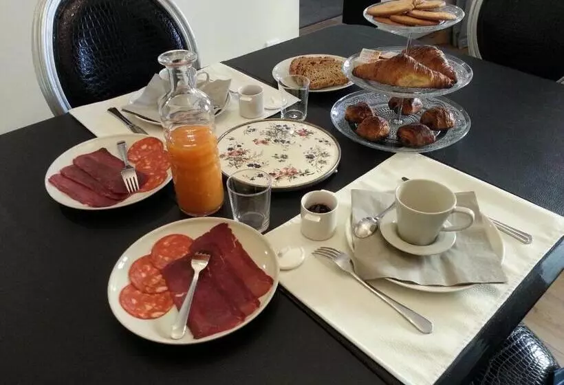 Majatalo Relais St Jacques   Roanne