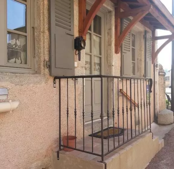 Majatalo Relais St Jacques   Roanne