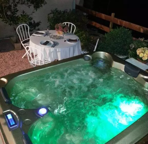 Majatalo Relais St Jacques   Roanne