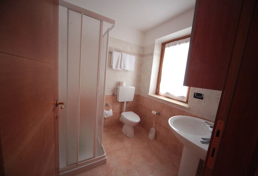 簡易ホテル Albergo Diffuso Valcellina Val Vajont In Cimolais