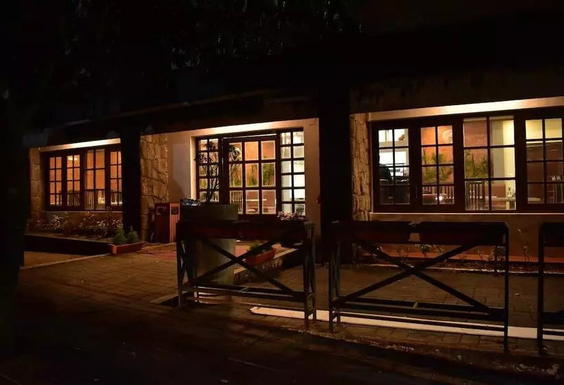 Hotelli Adrak Summer Sand Hill Resort Vagamon