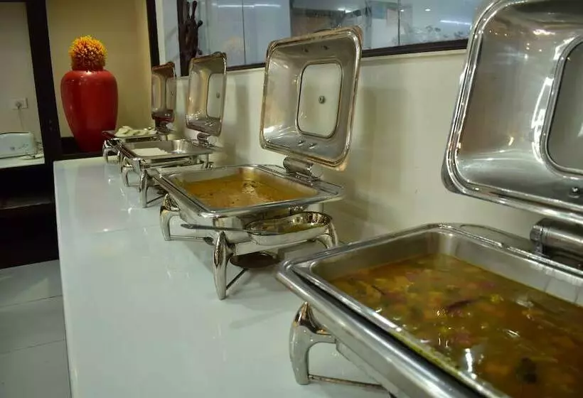 Hotelli Adrak Summer Sand Hill Resort Vagamon