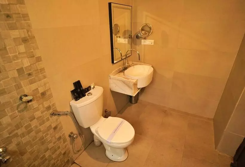 Hotelli Adrak Summer Sand Hill Resort Vagamon