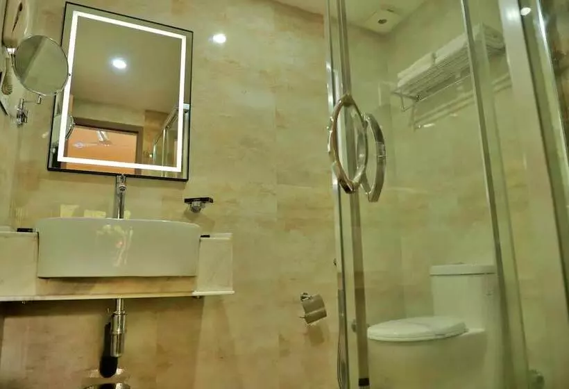 Hotelli Adrak Summer Sand Hill Resort Vagamon