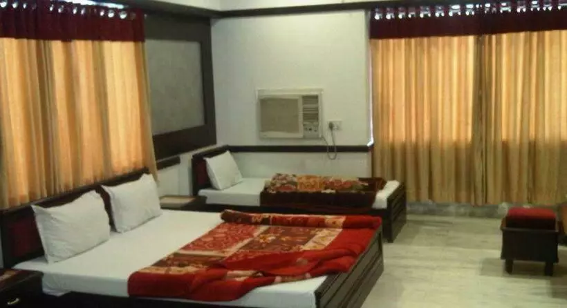 Hotelli Ambaji International