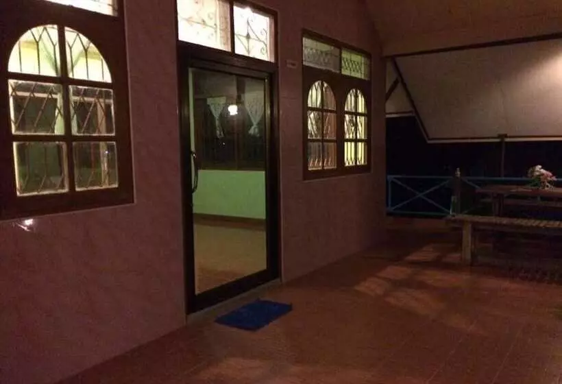 ホテル Bansarapoj Resort