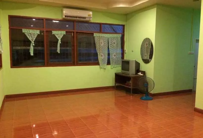 ホテル Bansarapoj Resort