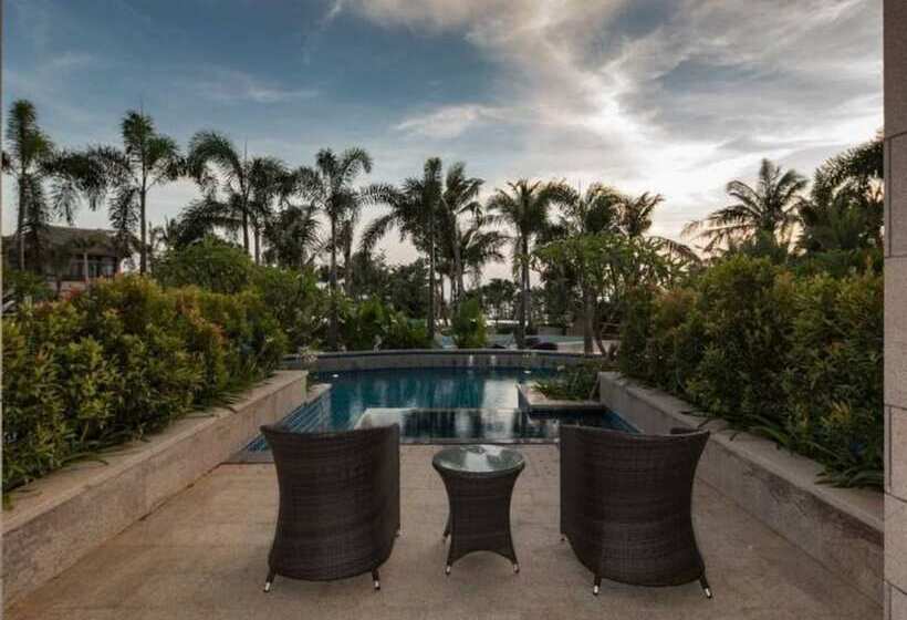 Otel Hainan Qizi Bay New Century Resort