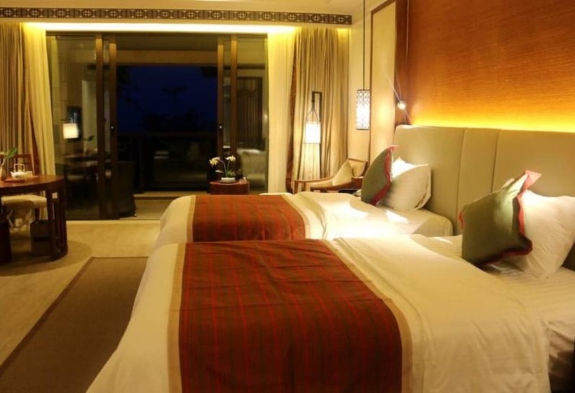 Otel Hainan Qizi Bay New Century Resort