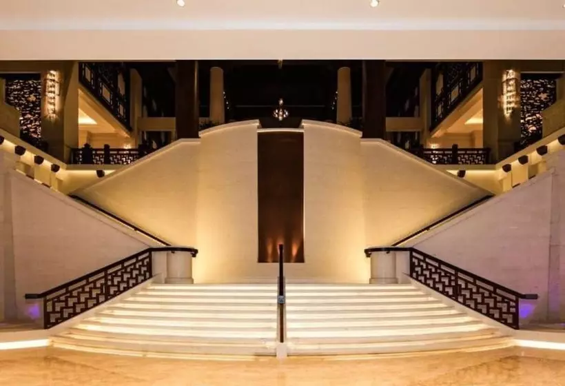 Hotelli Hainan Qizi Bay New Century Resort