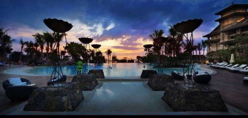 Otel Hainan Qizi Bay New Century Resort