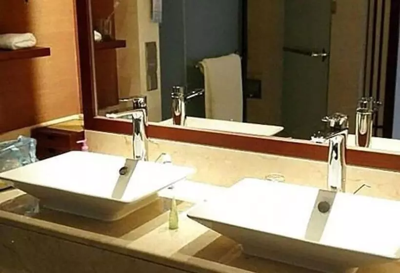 Hotelli Hainan Qizi Bay New Century Resort