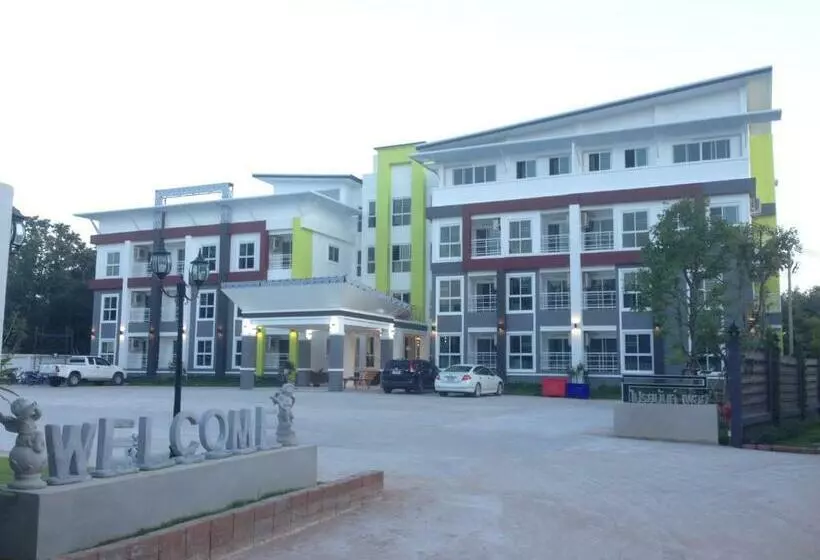 ホテル Praiyanan Place