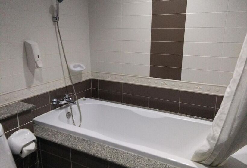 Отель The Park 304