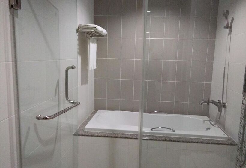 Отель The Park 304