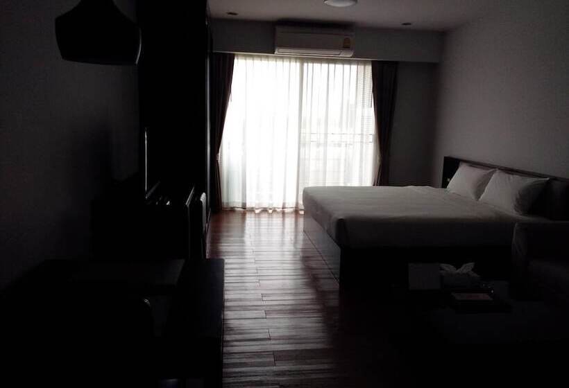 Отель The Park 304