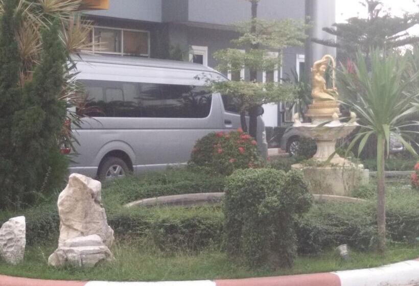 Отель The Park 304