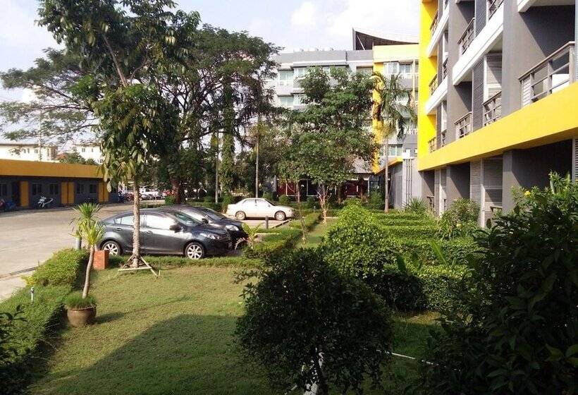 Отель The Park 304