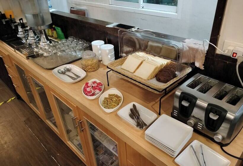 Отель The Park 304