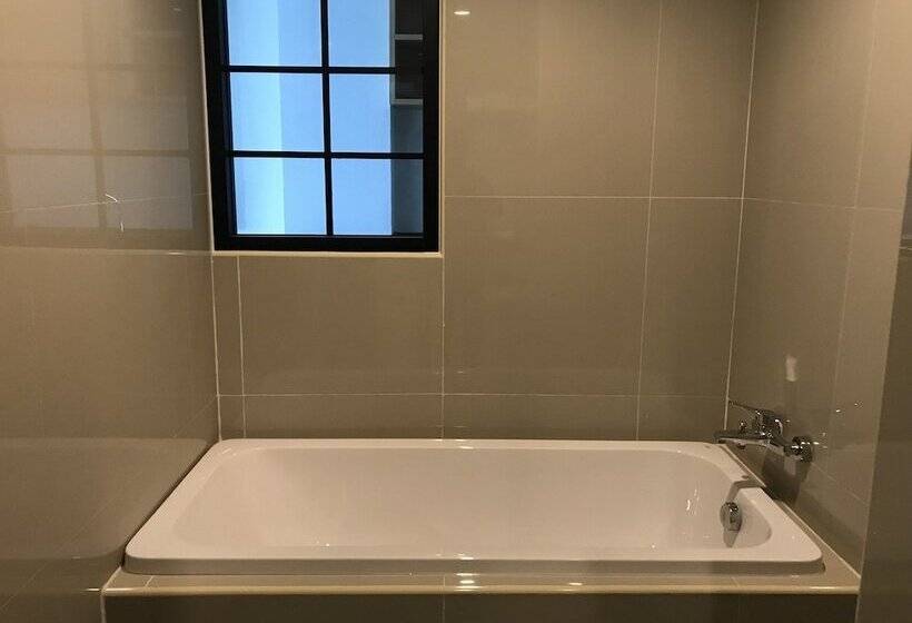 Отель The Royal Ville Residence