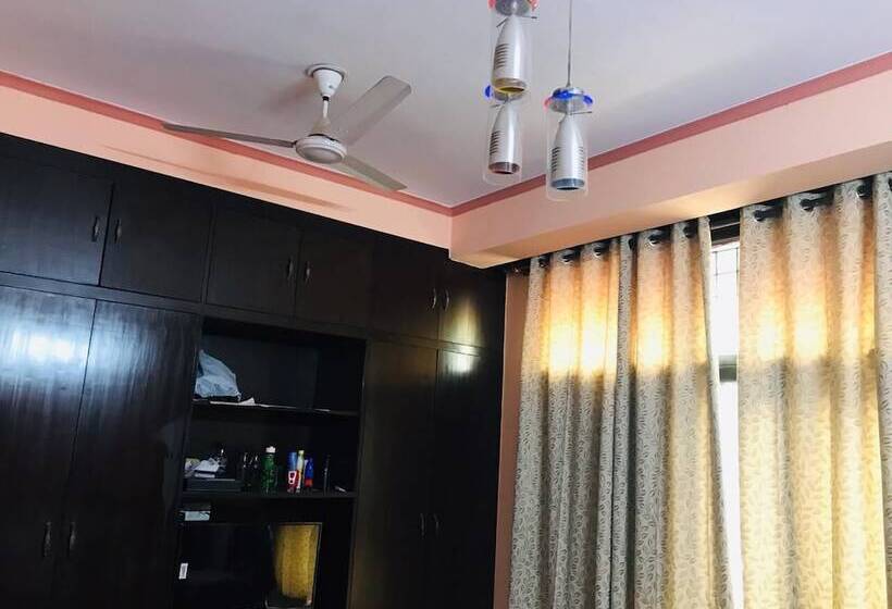 פנסיון Grand Divine