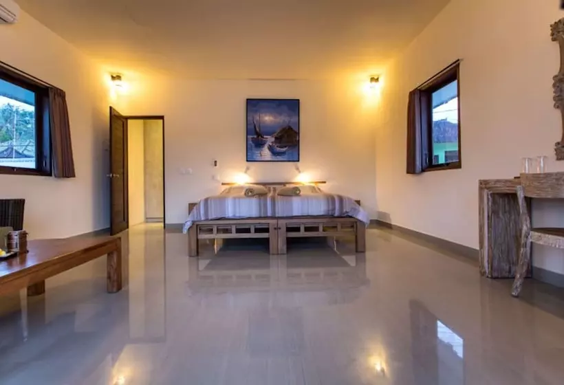 ペンション Seaweed Villa Ceningan